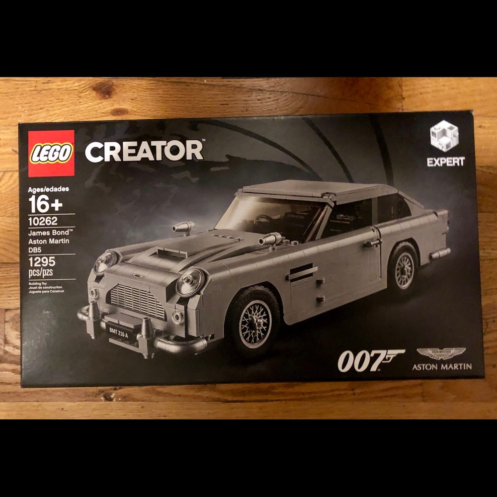 LEGO James Bond Aston Martin DB8